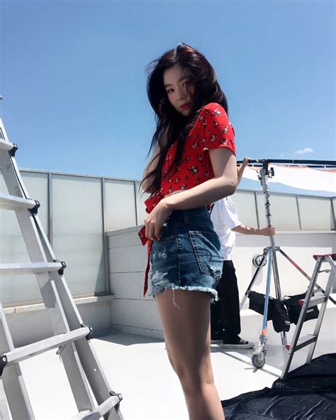 red velvet irene body.